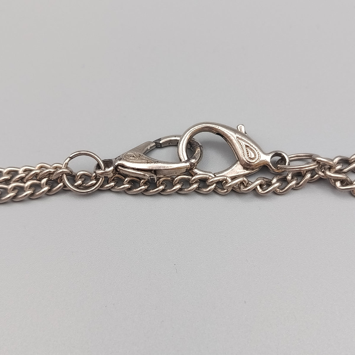 Elegante Kette – Lange Panzerkette im klassischen Design