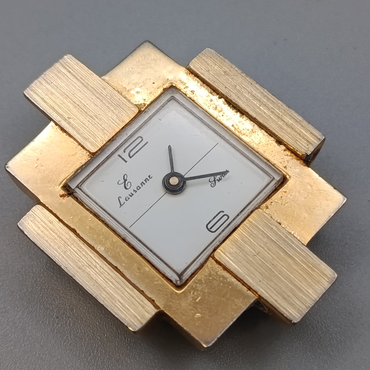 Elegante Lausanne Damen Uhr – Anhänger im Vintage Stil