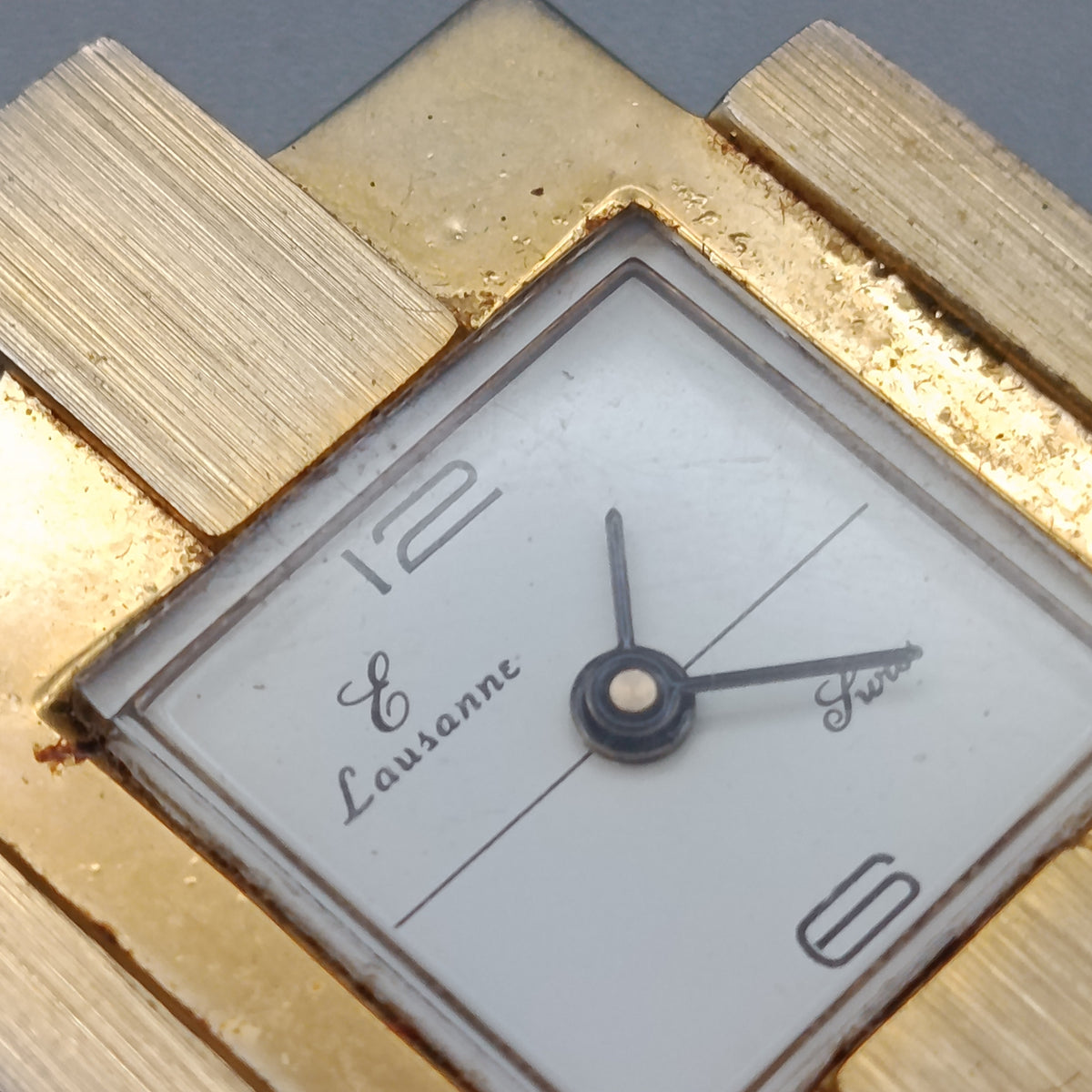 Elegante Lausanne Damen Uhr – Anhänger im Vintage Stil