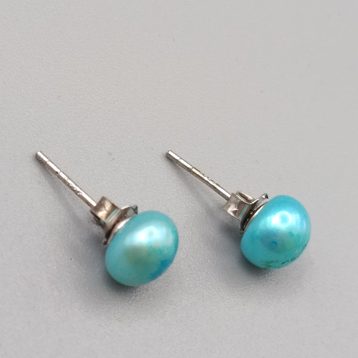 Elegante 925 Silber Perlen-Ohrstecker – Türkis