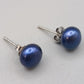 Elegante 925 Silber Perlen-Ohrstecker – Blau schimmernd