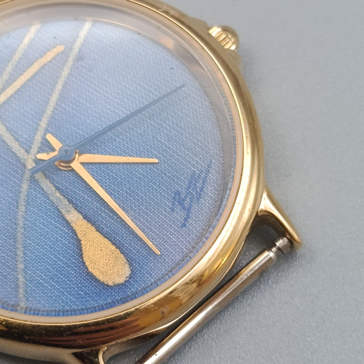 Elegante Damen Uhr – Blaues Zifferblatt mit Kunst