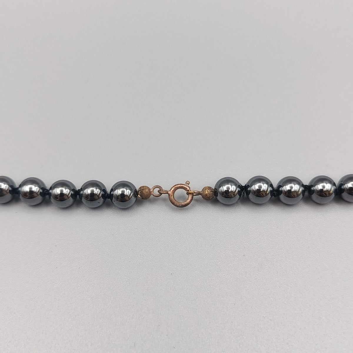 Elegante Hämatit Perlen-Kette – Glänzender Steinschmuck