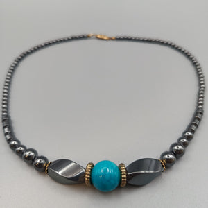 Elegante Hämatit Kette mit Türkis-Akzent – Stilvoller Halsschmuck