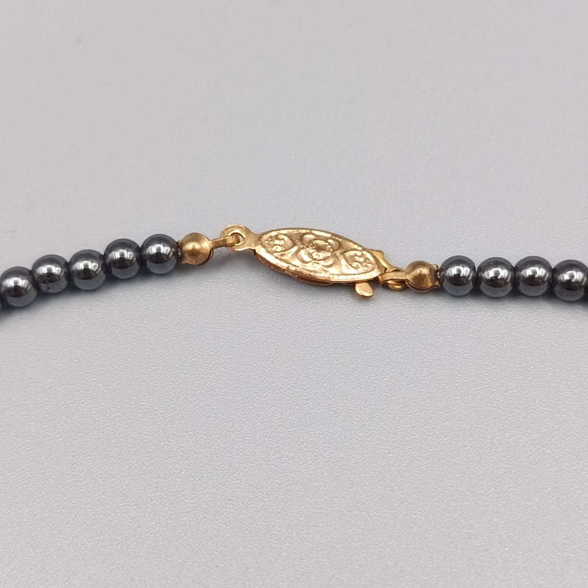 Elegante Hämatit Kette mit Türkis-Akzent – Stilvoller Halsschmuck