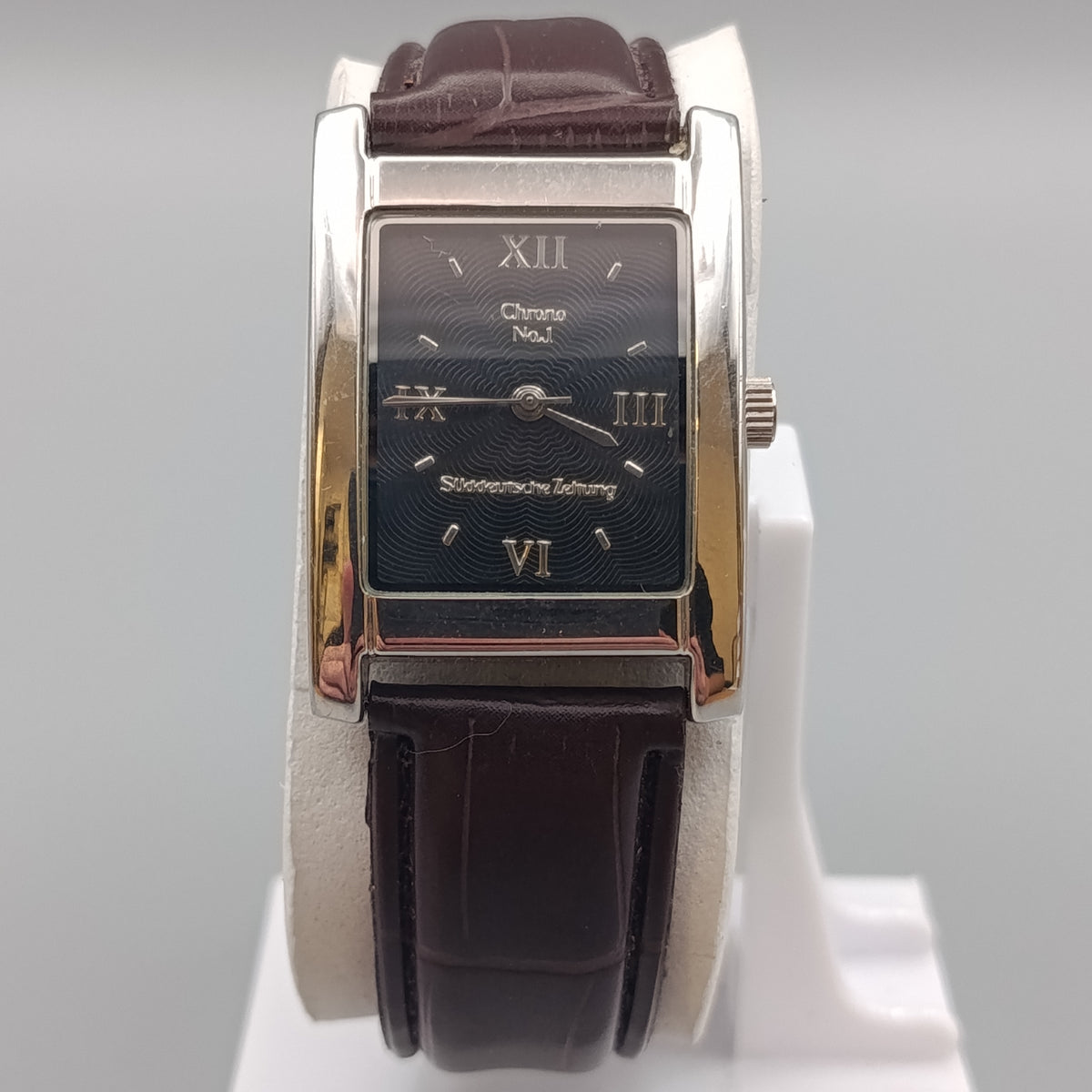 Elegante Chrono No.1 Damen Uhr – Rechteckiges Design