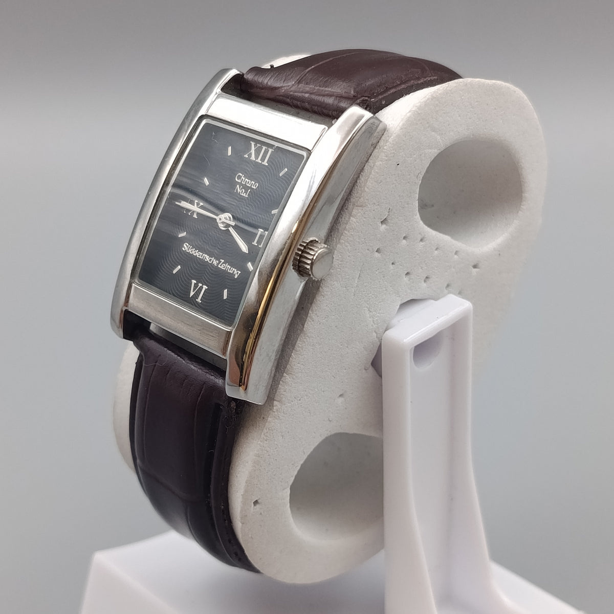 Elegante Chrono No.1 Damen Uhr – Rechteckiges Design