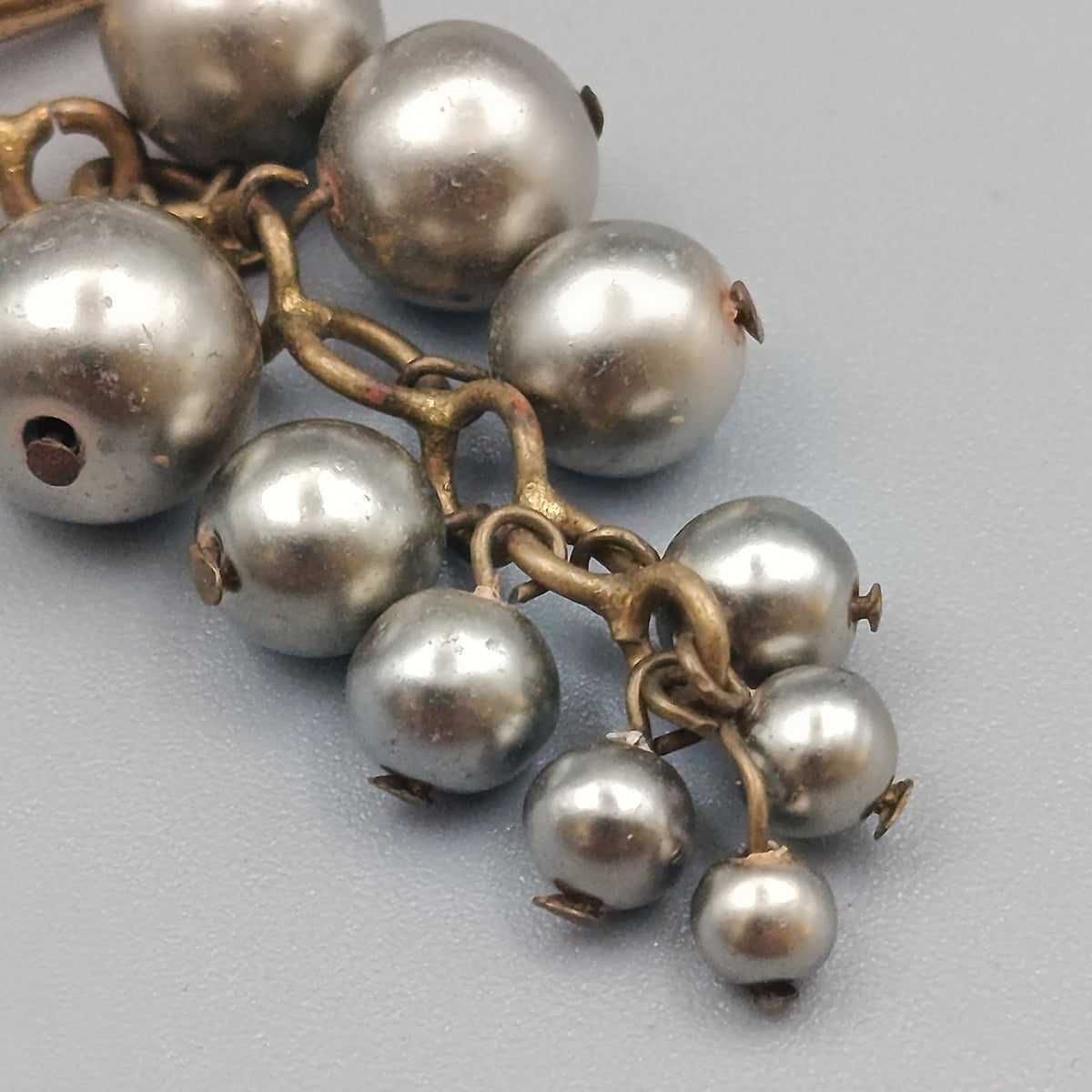 Perlenbrosche Trauben-Design – Vintage Schmuck