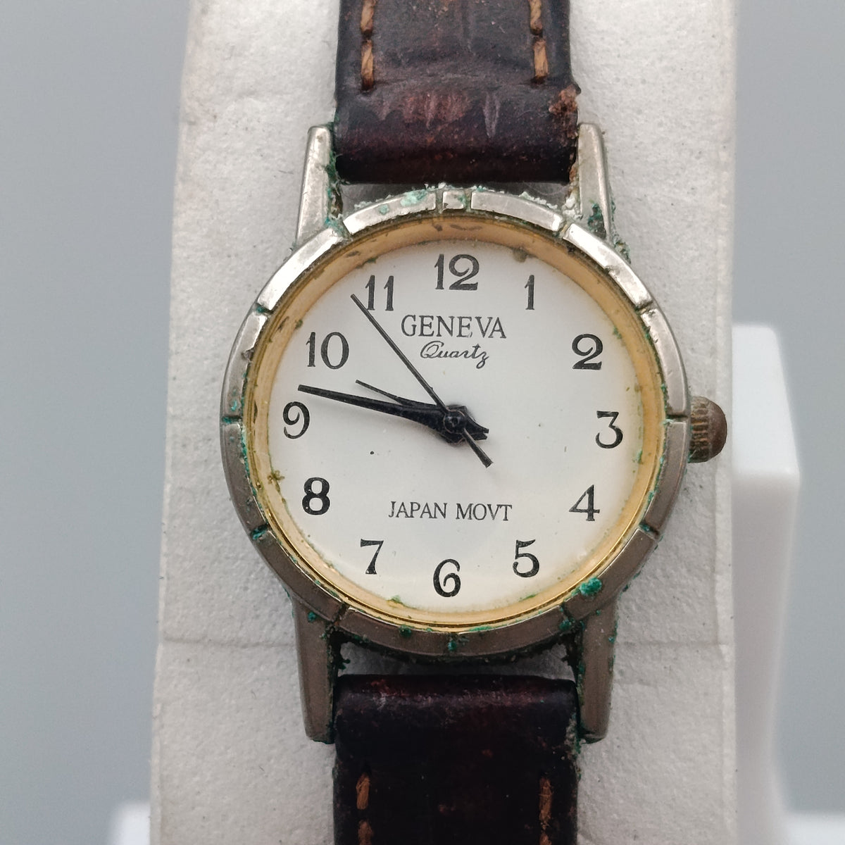 Klassische Geneva Damen Uhr – Weißes Zifferblatt