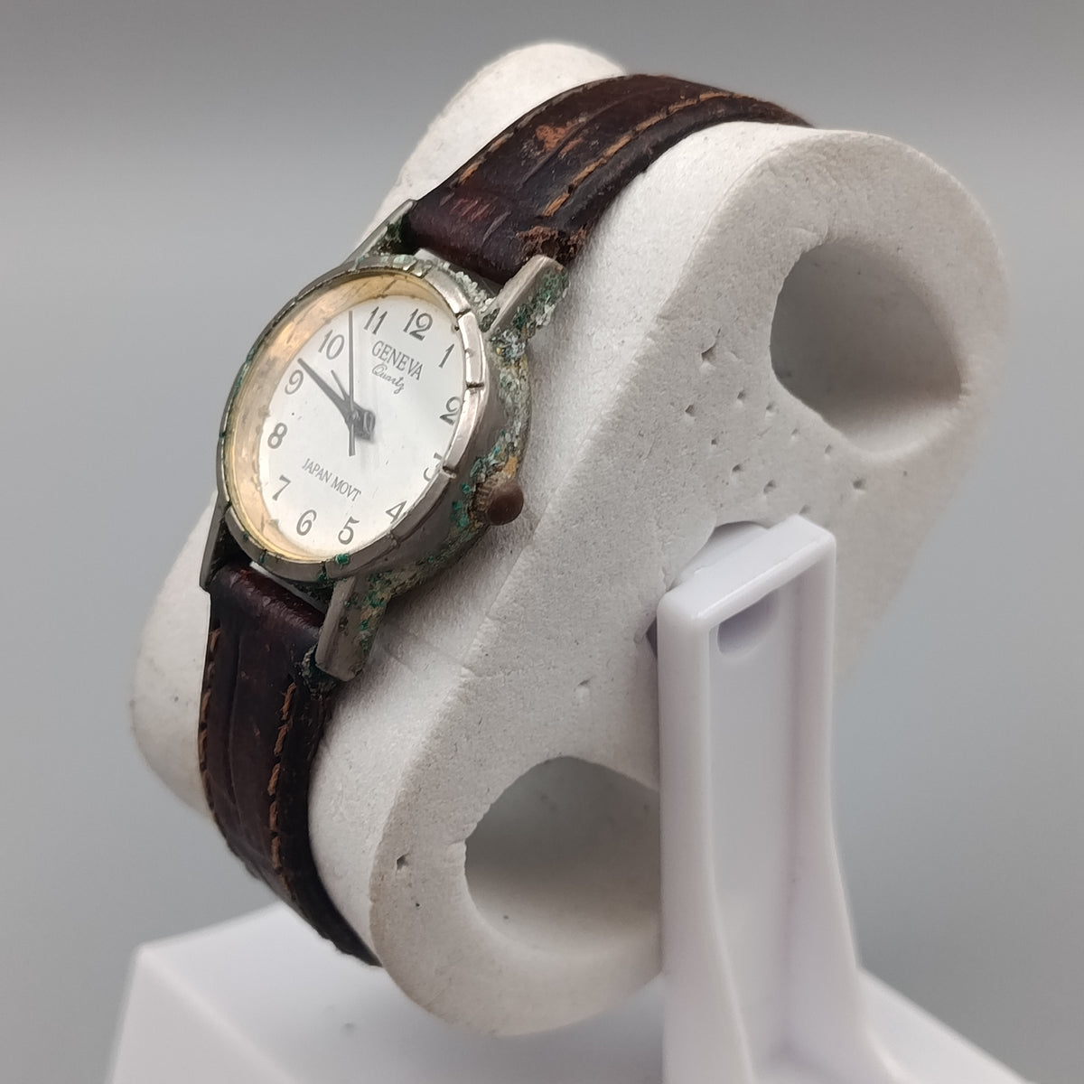 Klassische Geneva Damen Uhr – Weißes Zifferblatt
