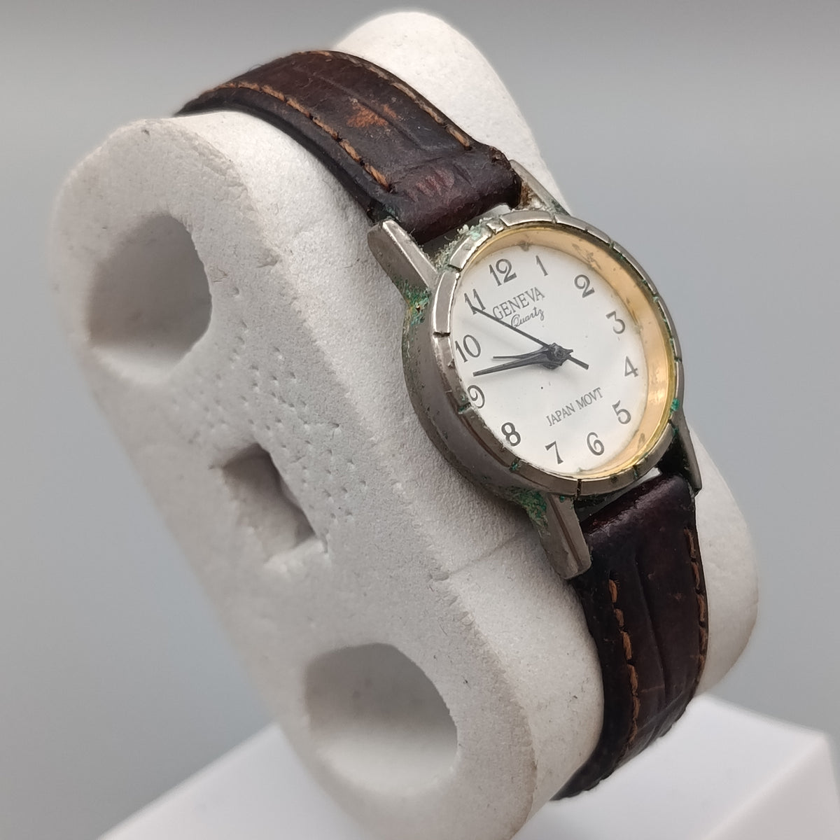 Klassische Geneva Damen Uhr – Weißes Zifferblatt