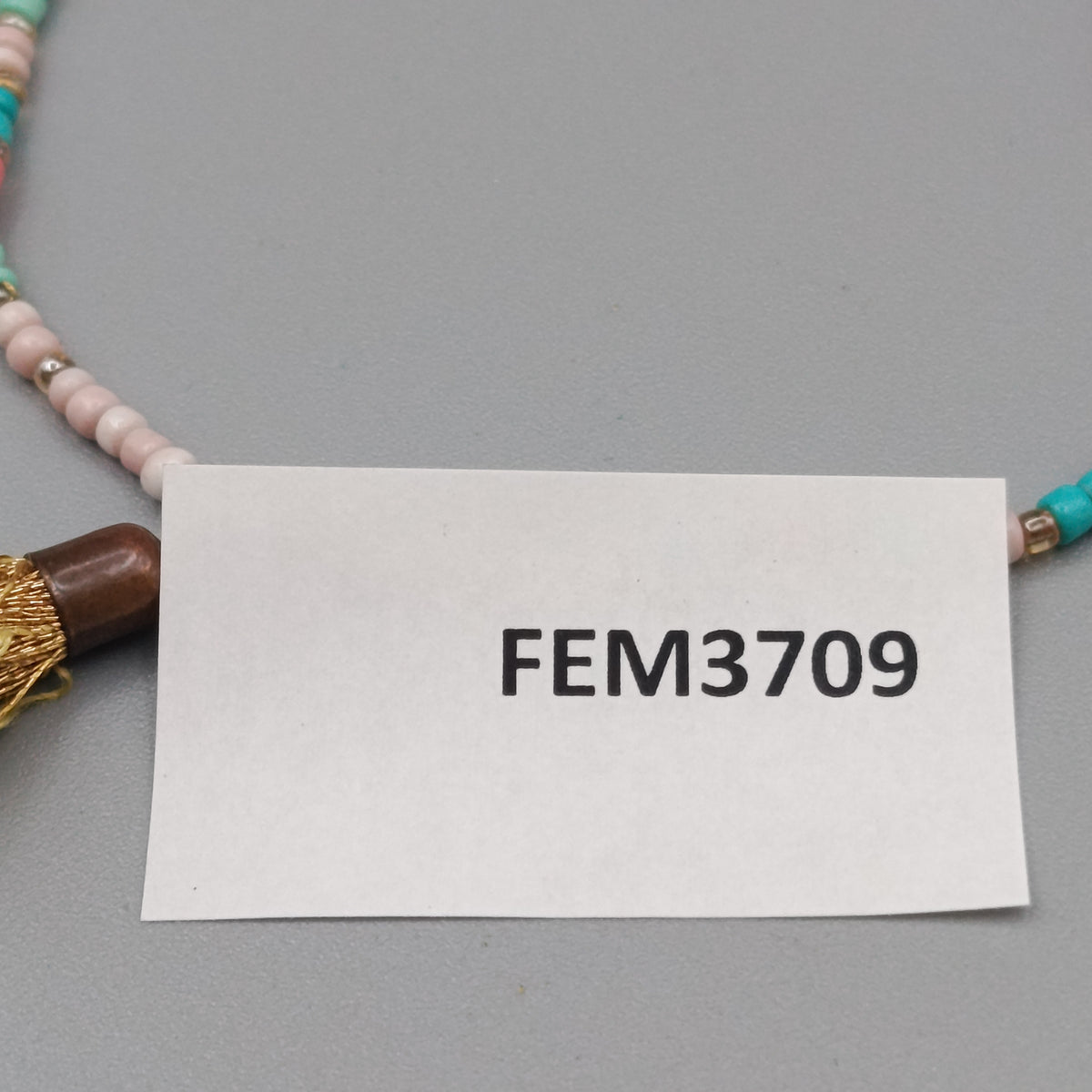 Buntes Perlen Elastikarmband mit Quaste – Verspielter Schmuck