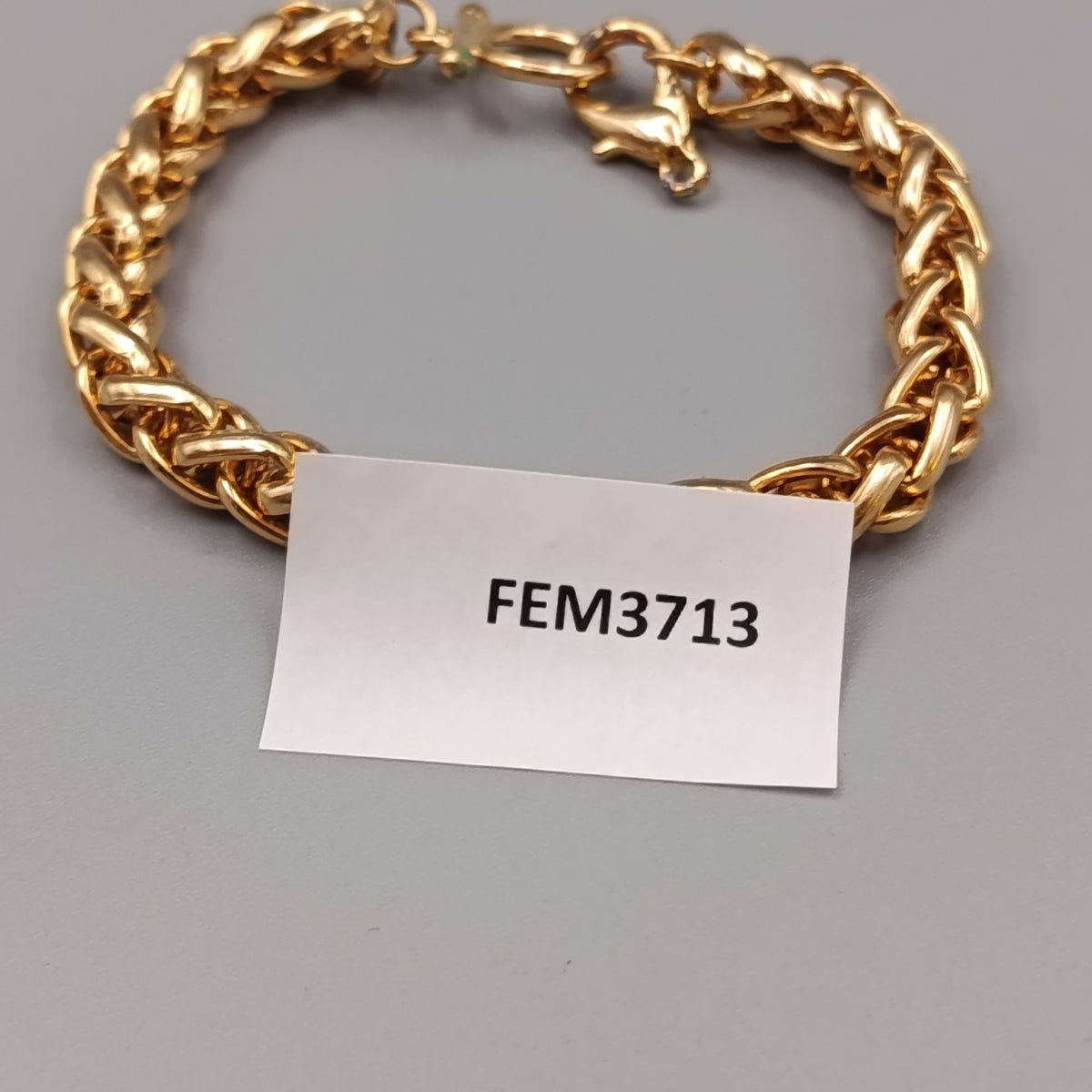 Elegantes Goldfarbenes Panzerarmband – Massives Design