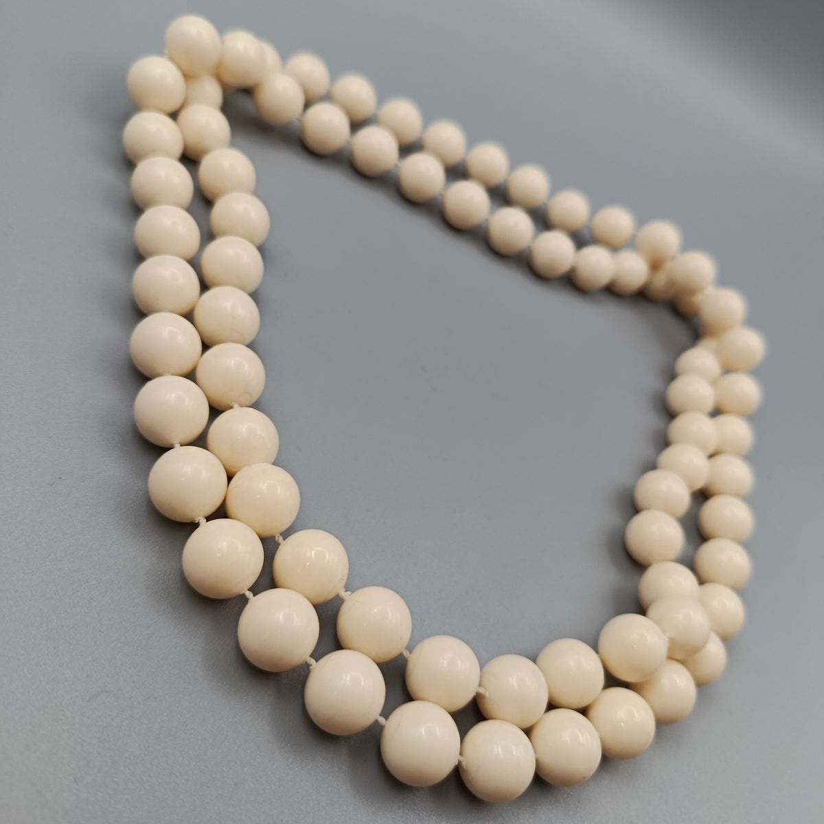 Klassische Perlenkette – Mehrreihige Halskette in Cream