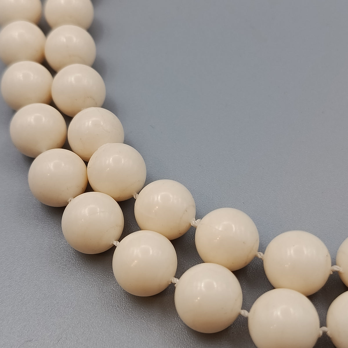 Klassische Perlenkette – Mehrreihige Halskette in Cream