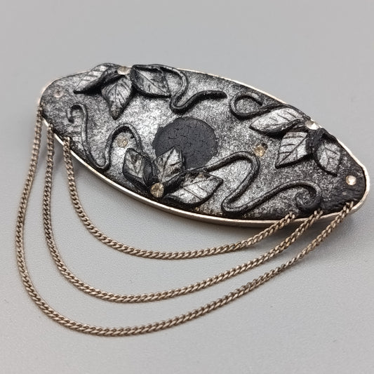 Elegante Vintage Brosche mit Kettchen – Blätter Design