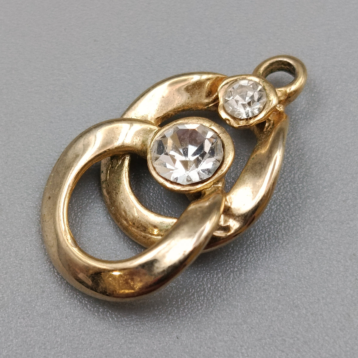 Eleganter Kettenanhänger mit Strass – Vergoldeter Modeschmuck