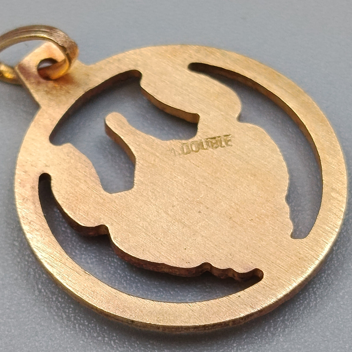 Eleganter Kettenanhänger mit Krebs-Motiv – Vergoldetes Doublé