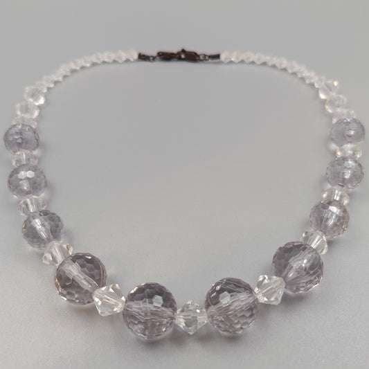 Elegante Kristall Perlenkette – Facettierte Perlen in zartem Stil