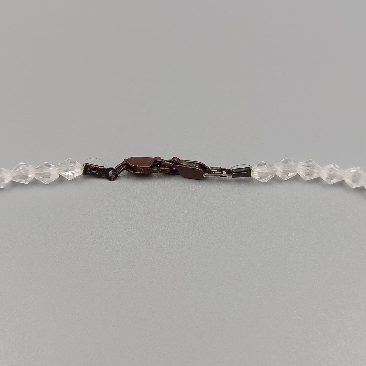 Elegante Kristall Perlenkette – Facettierte Perlen in zartem Stil