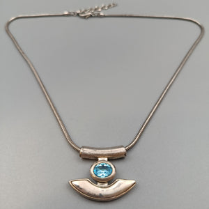 Elegante Designer Kette mit blauem Kristall – Modern