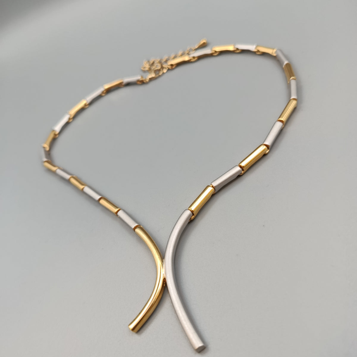 Zweifarbige Design Halskette – Bicolor Look in Gold und Silber