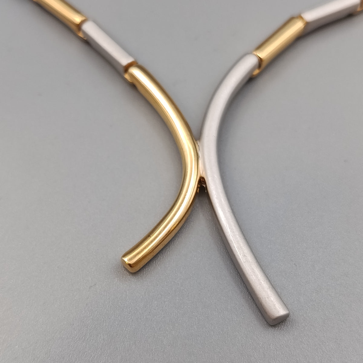 Zweifarbige Design Halskette – Bicolor Look in Gold und Silber