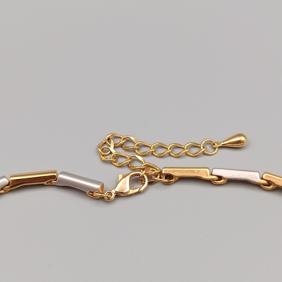 Zweifarbige Design Halskette – Bicolor Look in Gold und Silber