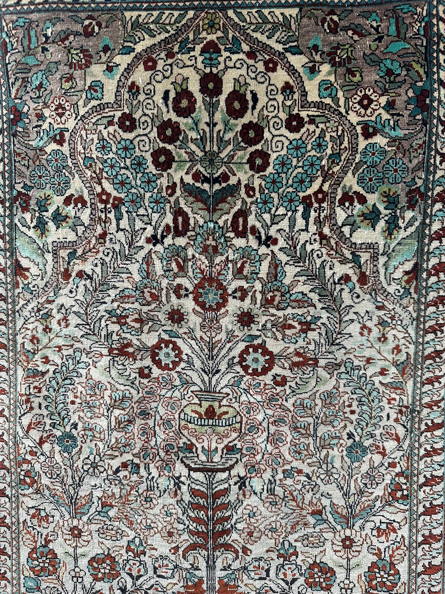 Orientteppich handgeknüpft 96x62 cm Hereke Seide auf Seide