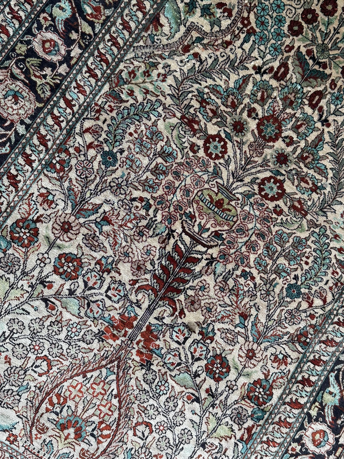 Orientteppich handgeknüpft 96x62 cm Hereke Seide auf Seide