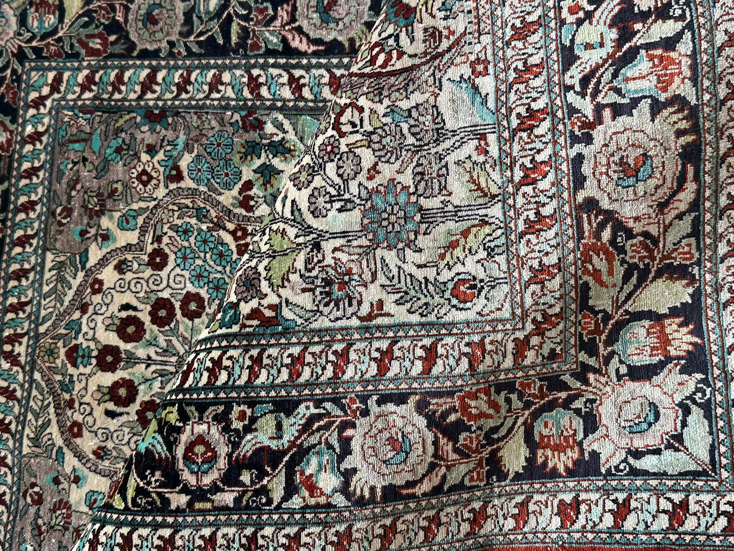 Orientteppich handgeknüpft 96x62 cm Hereke Seide auf Seide