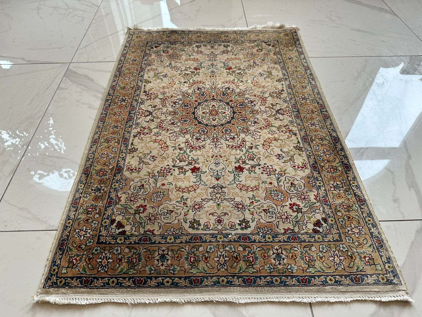 Orientteppich handgeknüpft 94x63 cm Hereke Seide auf Seide