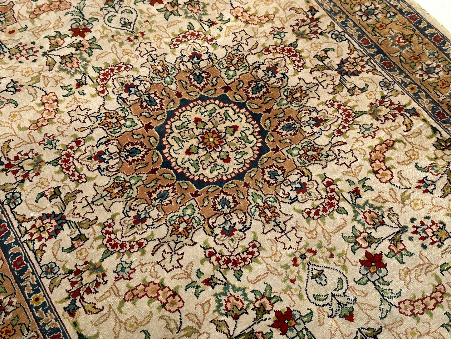 Orientteppich handgeknüpft 94x63 cm Hereke Seide auf Seide