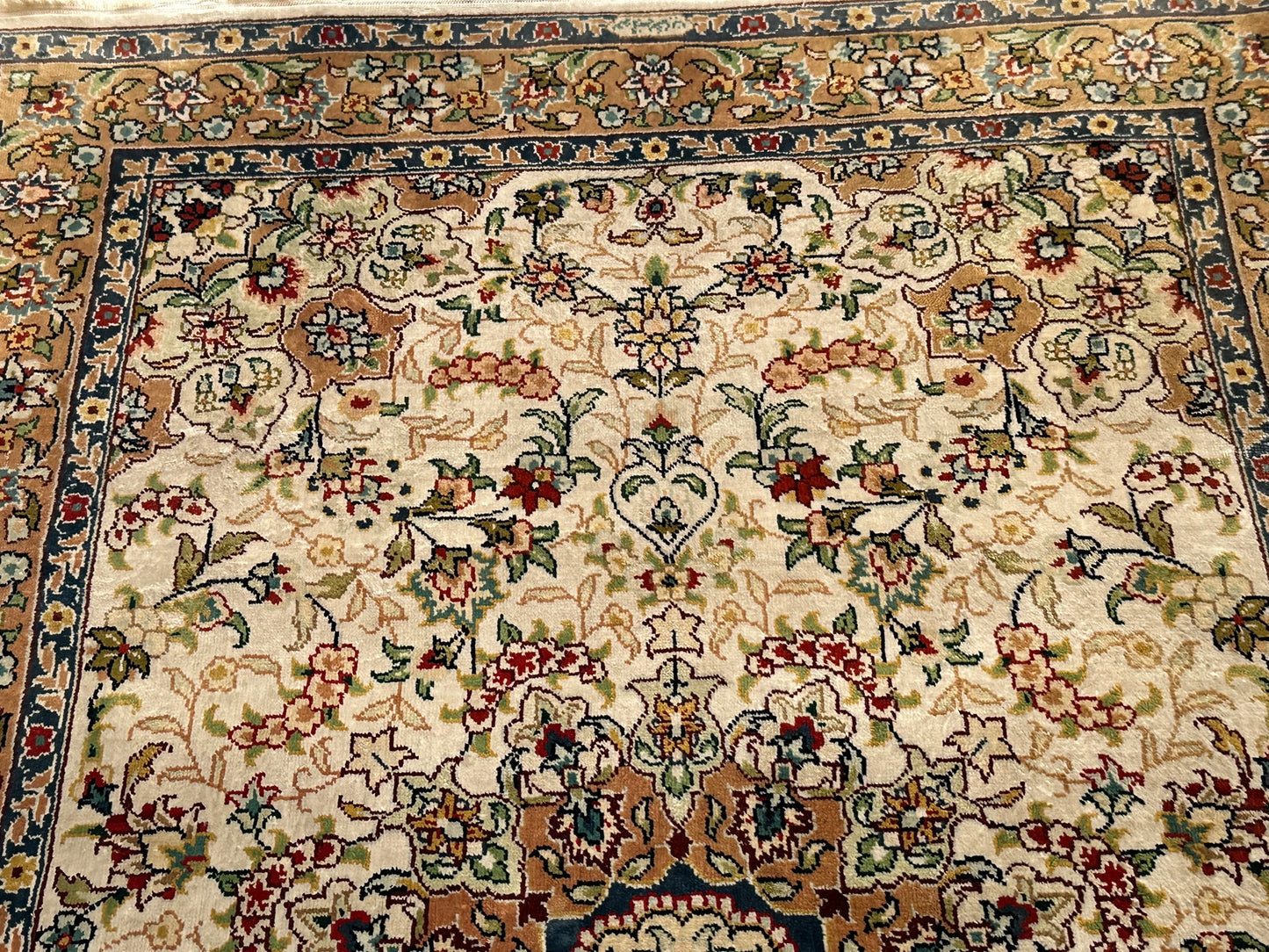 Orientteppich handgeknüpft 94x63 cm Hereke Seide auf Seide