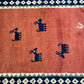 Indischer Gabbeh Teppich Handgeknüpft Rostrot Tiermotive 150x93 cm