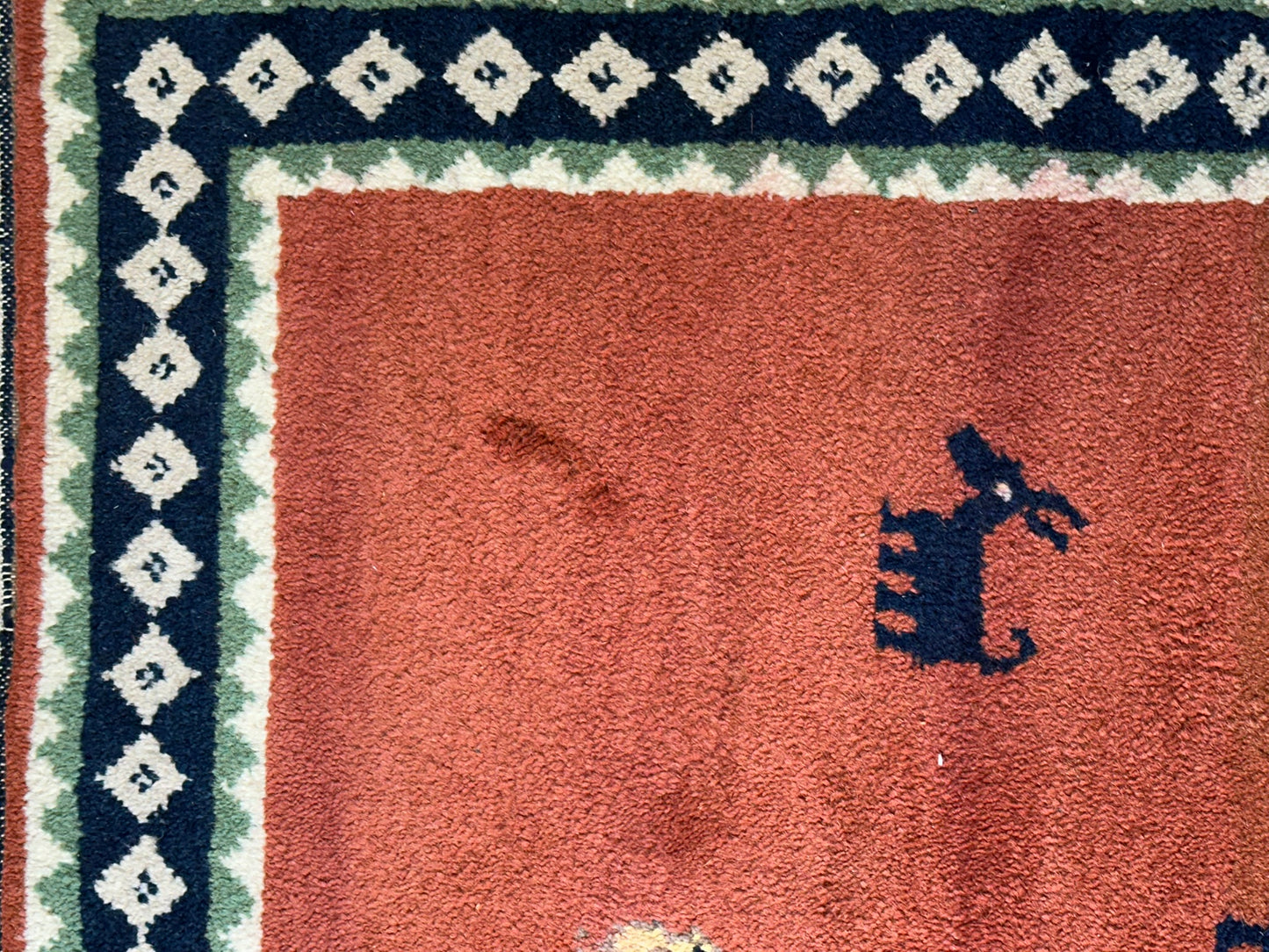 Indischer Gabbeh Teppich Handgeknüpft Rostrot Tiermotive 150x93 cm