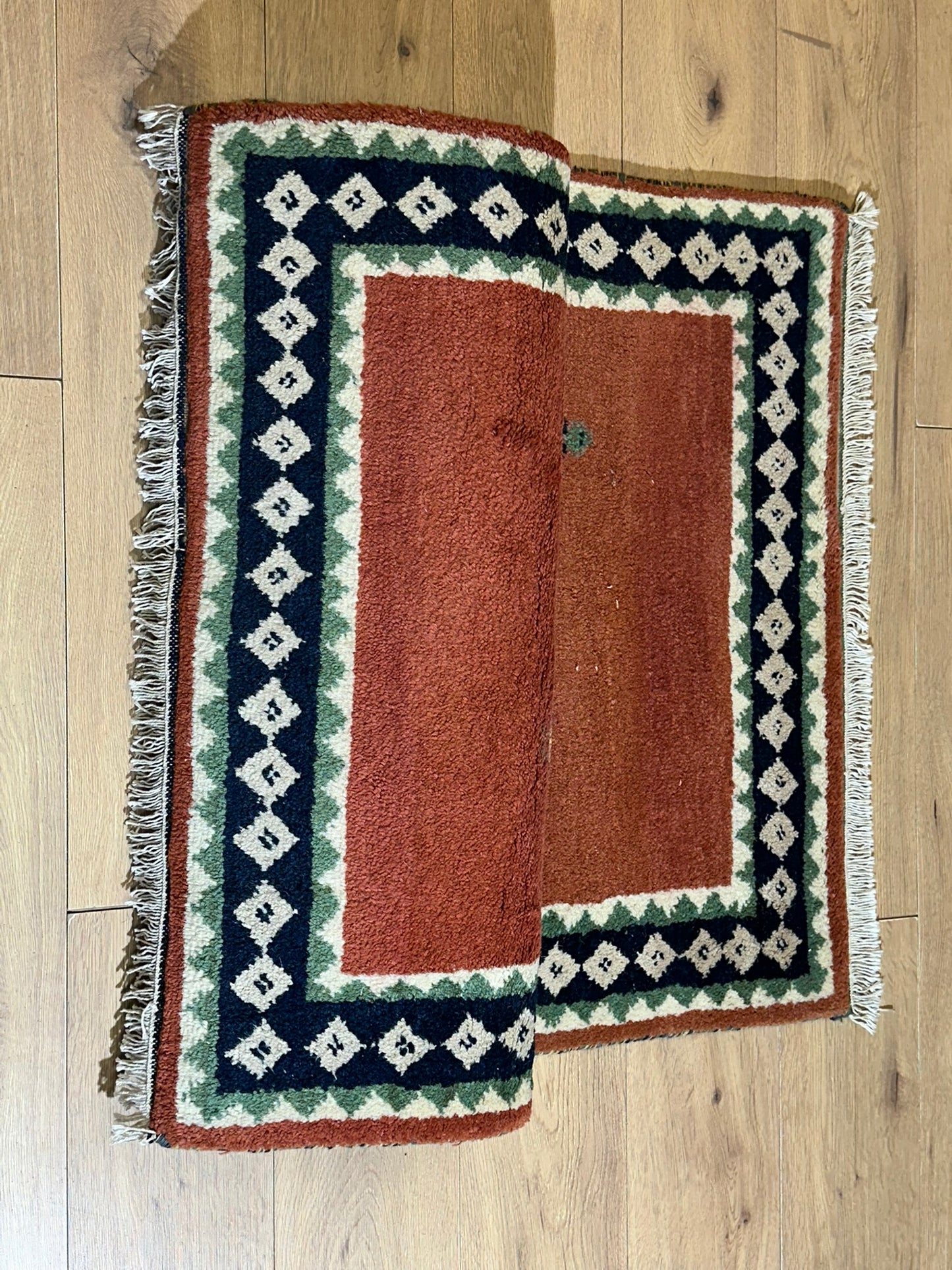 Indischer Gabbeh Teppich Handgeknüpft Rostrot Tiermotive 150x93 cm