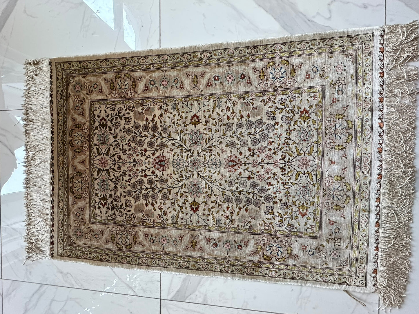 Orientteppich handgeknüpft 100x68 cm Hereke Seide auf Seide