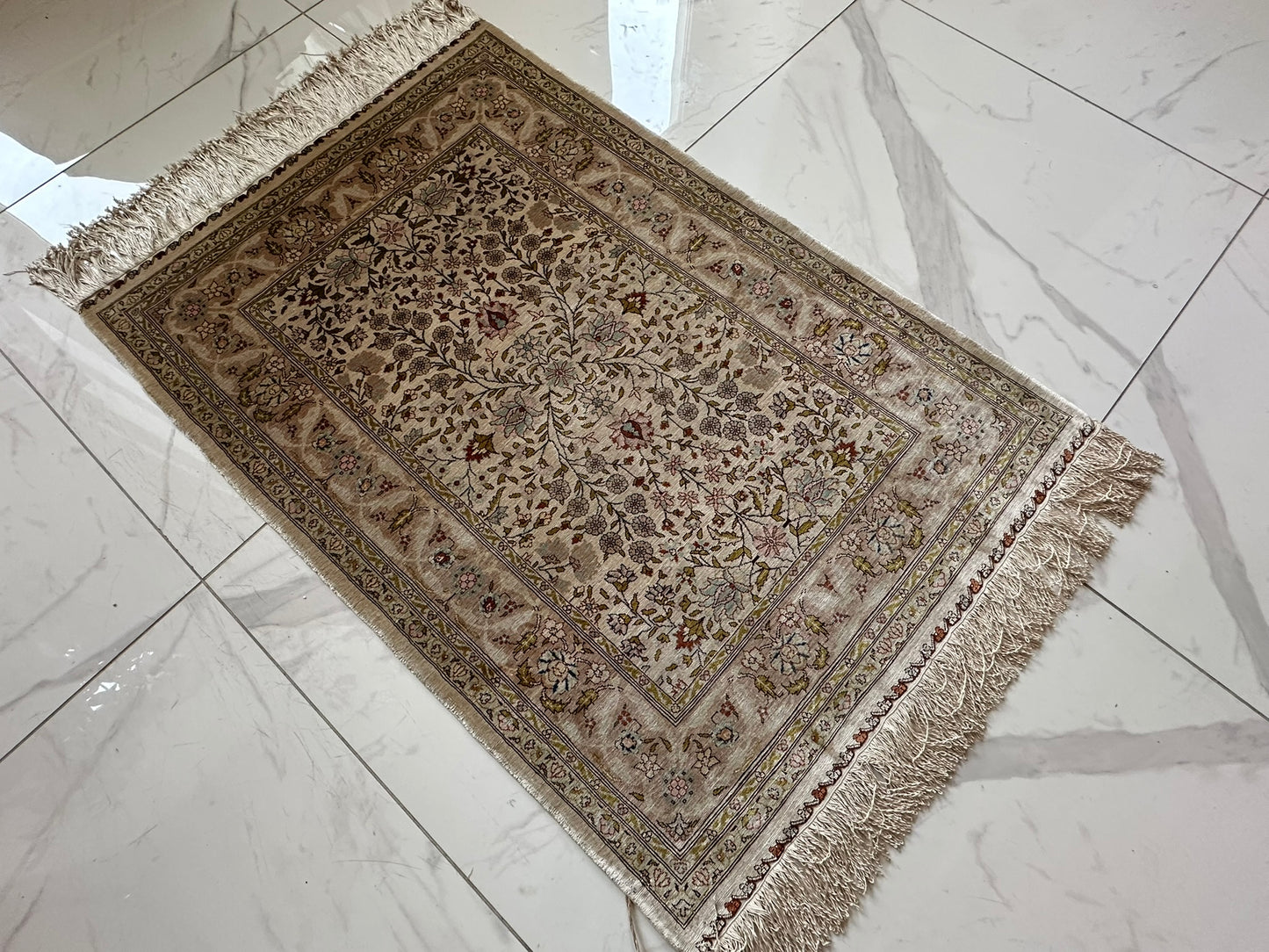 Orientteppich handgeknüpft 100x68 cm Hereke Seide auf Seide
