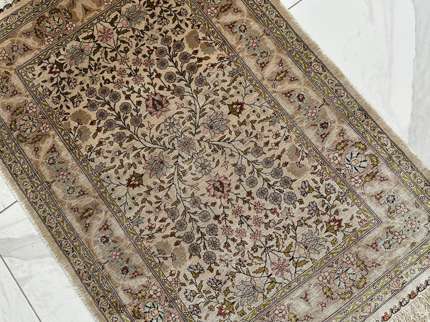 Orientteppich handgeknüpft 100x68 cm Hereke Seide auf Seide