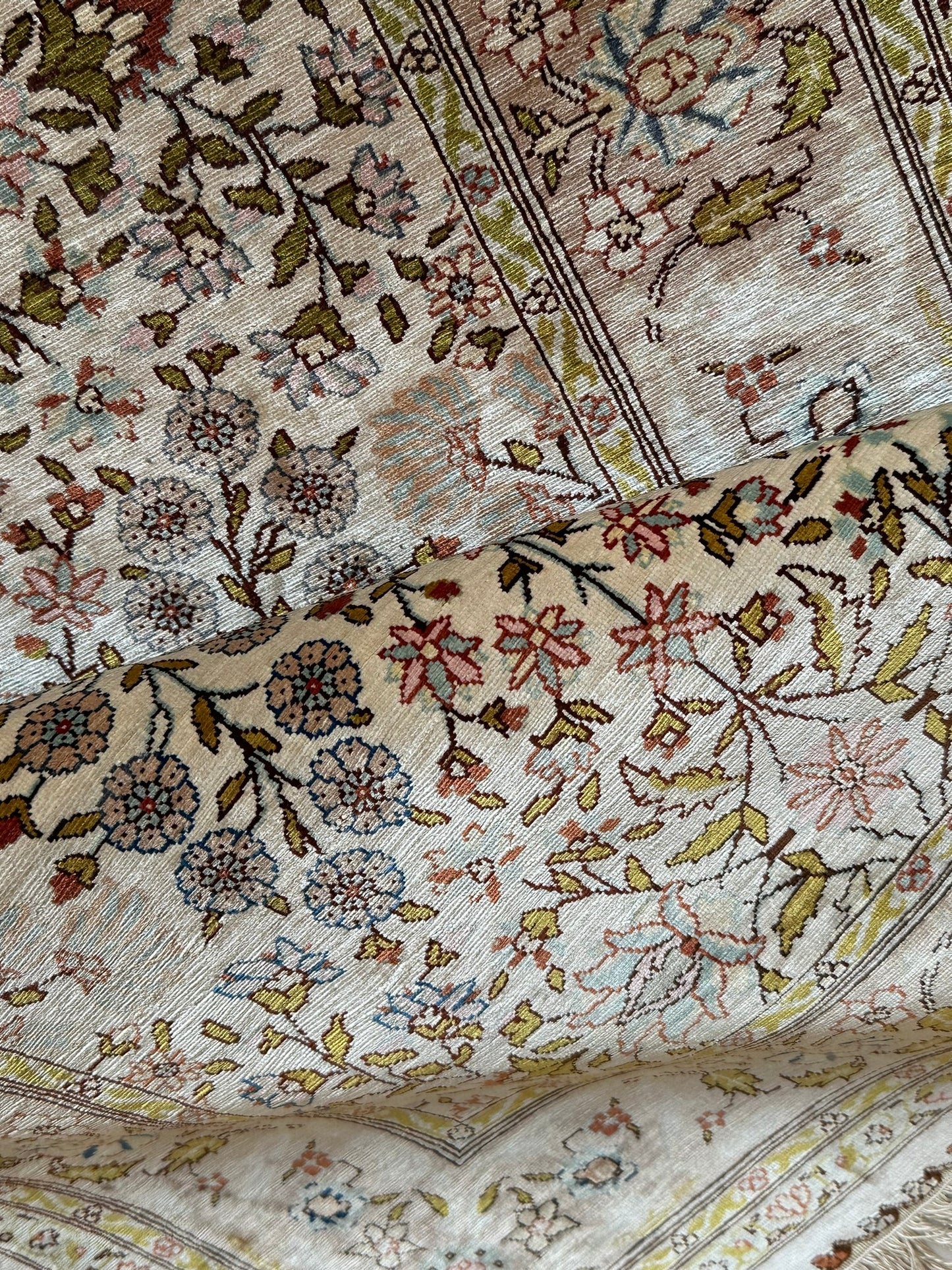Orientteppich handgeknüpft 100x68 cm Hereke Seide auf Seide