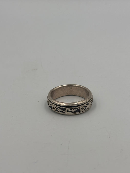 Vintage Silberfarbener Ring mit Schwarzem Muster - Größe 61