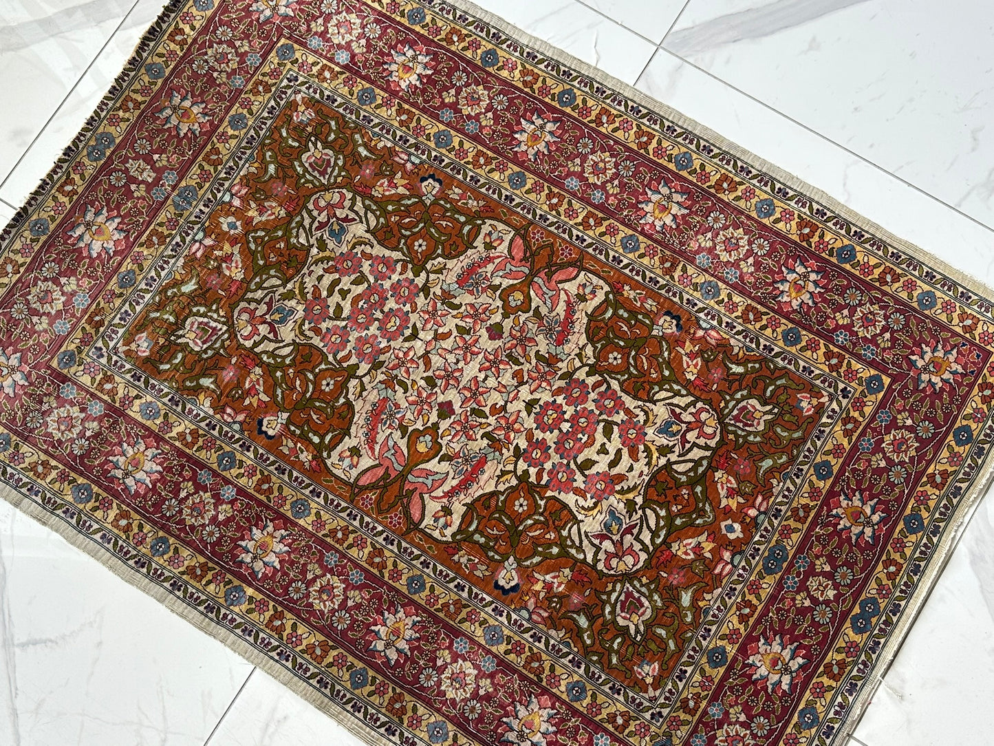 Orientteppich handgeknüpft Hereke 116x84 cm Seide auf Seide