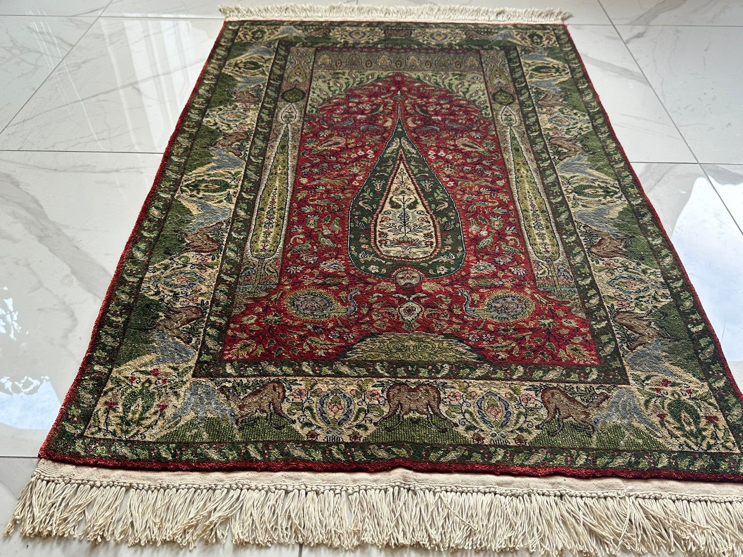 Orientteppich handgeknüpft Hereke 125x78 cm Seide auf Seide