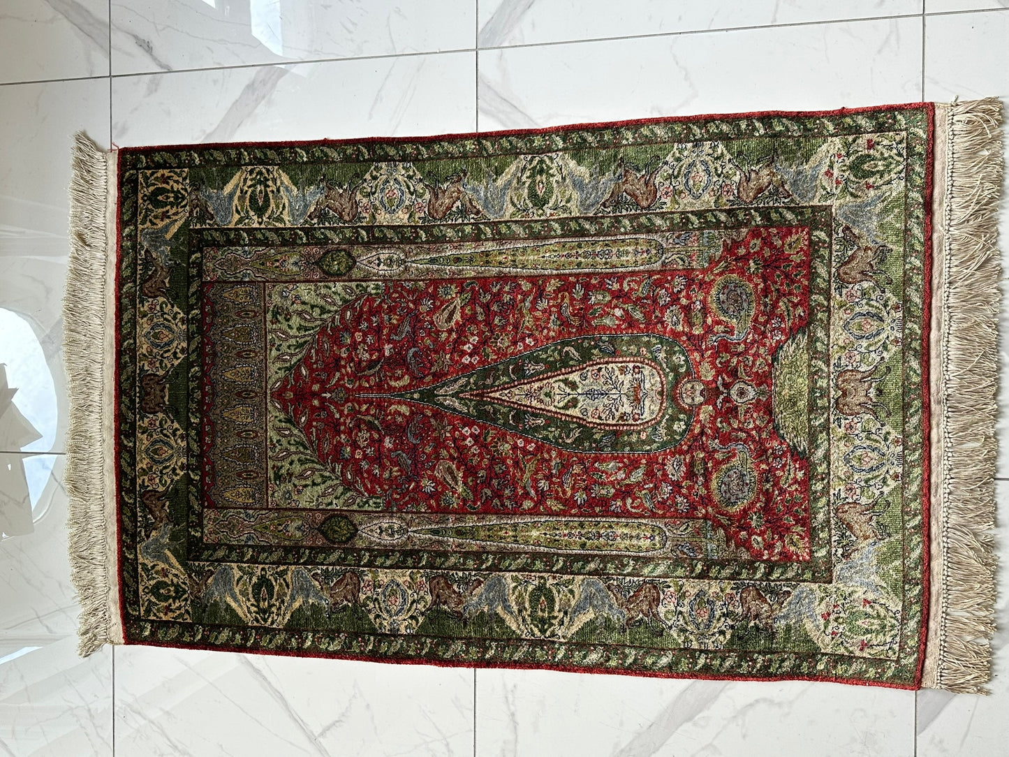 Orientteppich handgeknüpft Hereke 125x78 cm Seide auf Seide