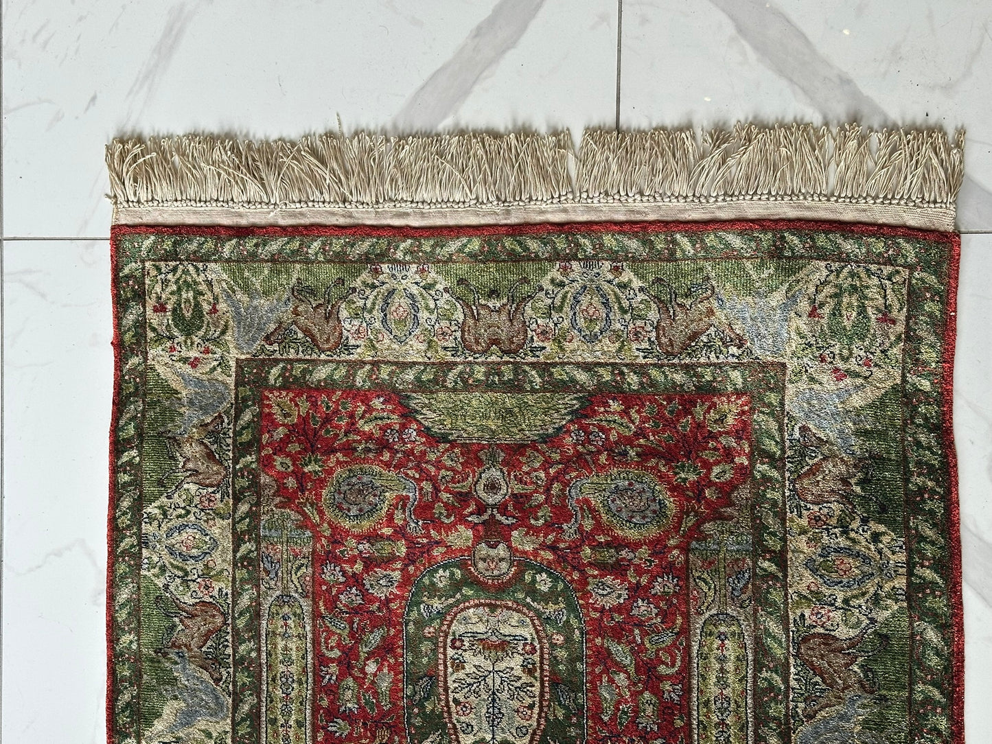 Orientteppich handgeknüpft Hereke 125x78 cm Seide auf Seide
