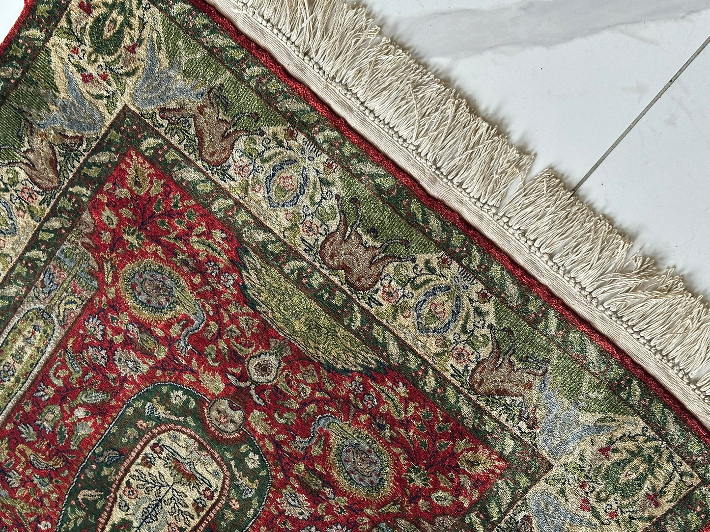 Orientteppich handgeknüpft Hereke 125x78 cm Seide auf Seide