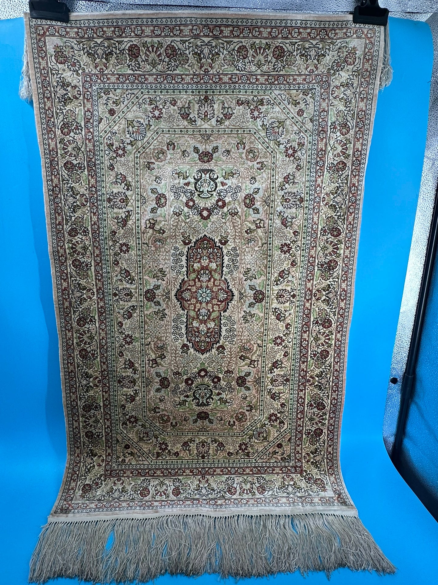 Orientteppich handgeknüpft Hereke 127x77 cm Seide auf Seide