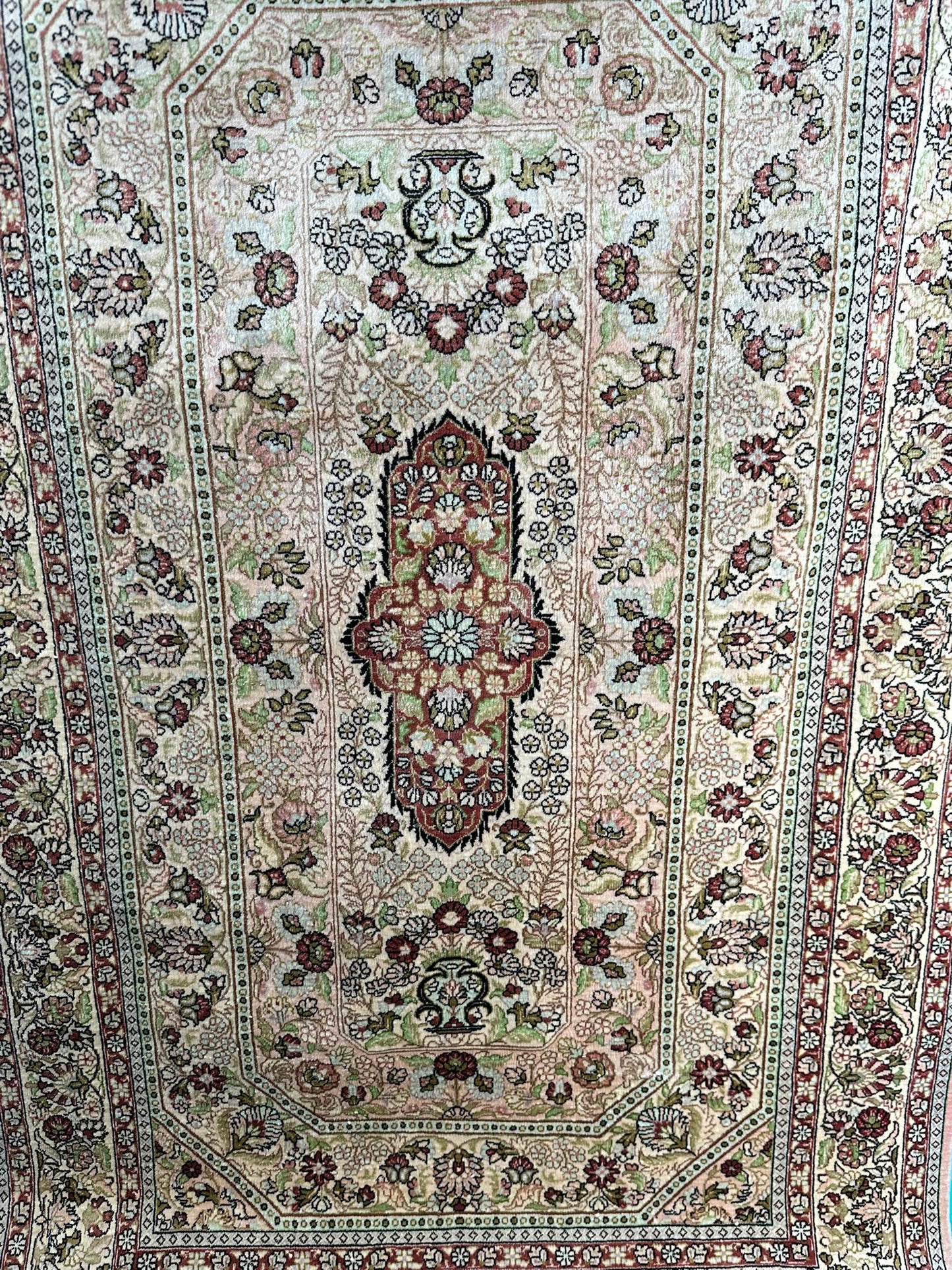 Orientteppich handgeknüpft Hereke 127x77 cm Seide auf Seide