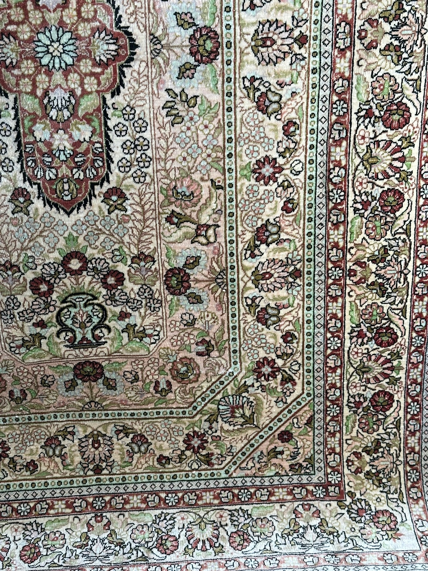 Orientteppich handgeknüpft Hereke 127x77 cm Seide auf Seide